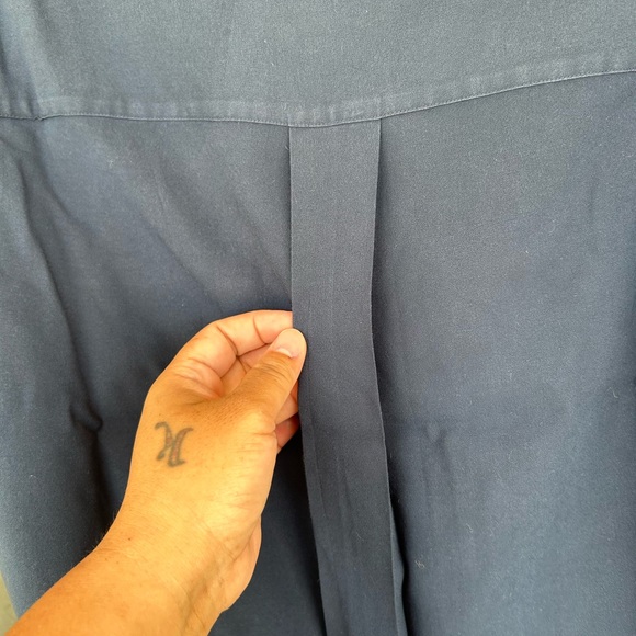 Uniqlo navy high low top. Used mildly. Size medium - Picture 6 of 6